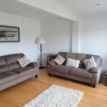 Apartment 4 Court *